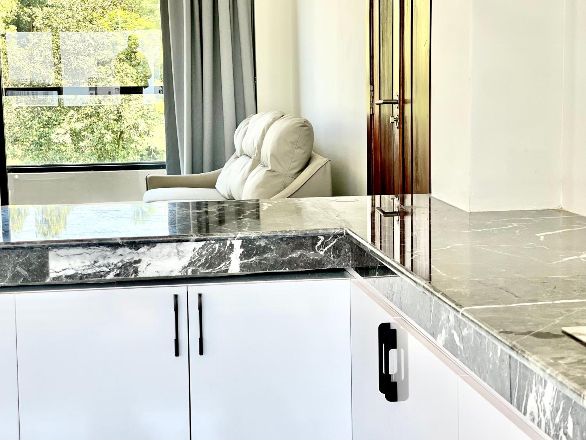 Skyview Residence & Apartments Сиханоуквил Екстериор снимка